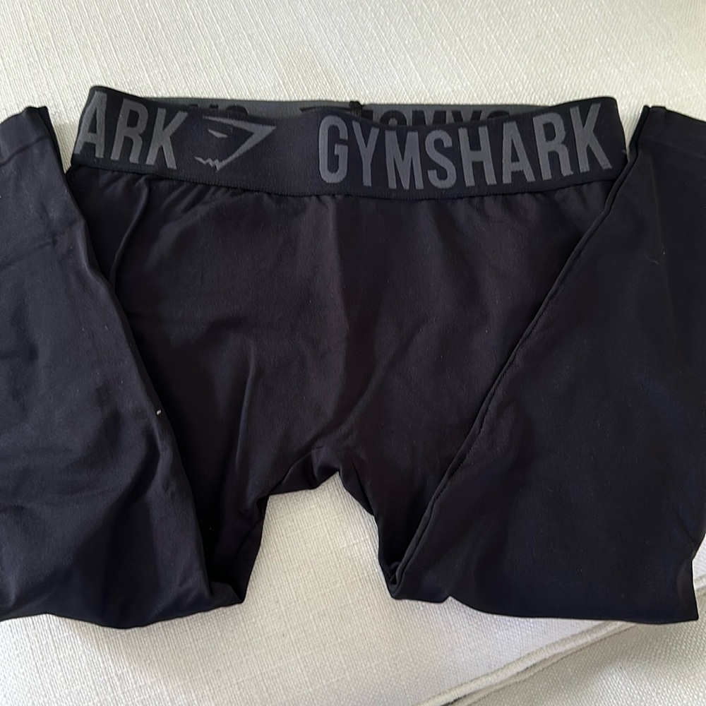 GYMSHARK CROPPED LEGGINGS 🦈🖤